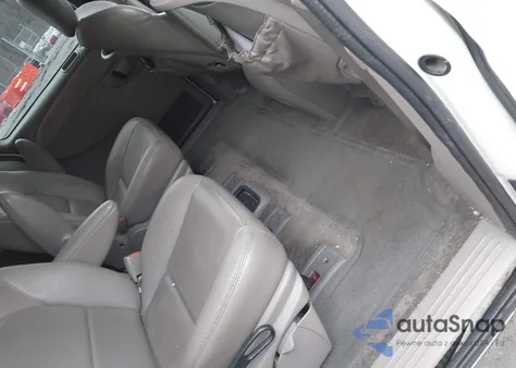 2003 Chrysler Town & Country Limited z USA, uszkodzony, nr VIN 2C8GP64L03R271389